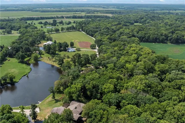 $950,000 | 39410 West 151st Street, Eudora, KS 66025