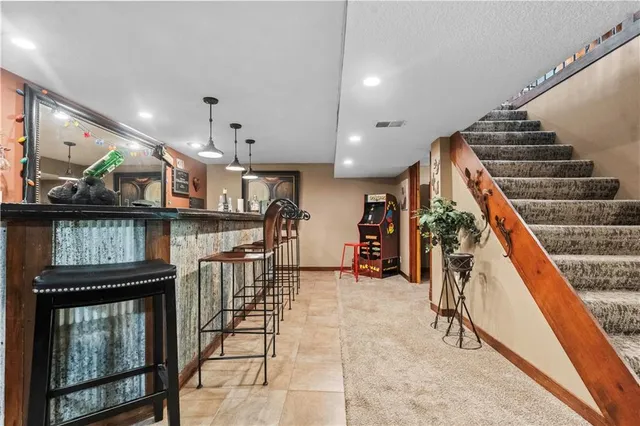 $950,000 | 39410 West 151st Street, Eudora, KS 66025