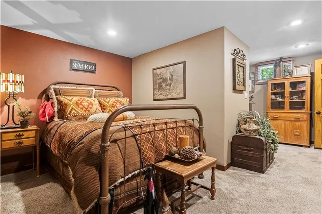 $950,000 | 39410 West 151st Street, Eudora, KS 66025