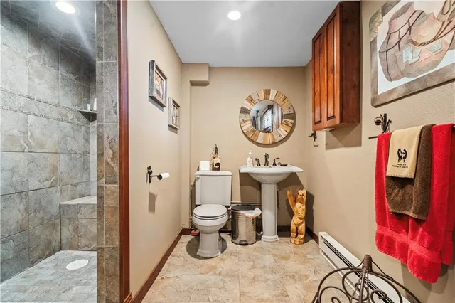 $950,000 | 39410 West 151st Street, Eudora, KS 66025