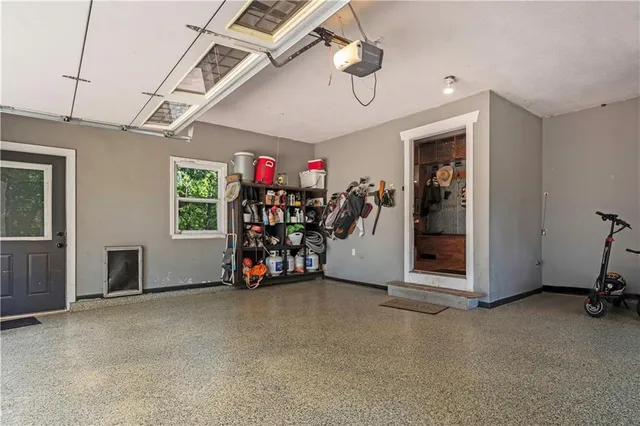 $950,000 | 39410 West 151st Street, Eudora, KS 66025