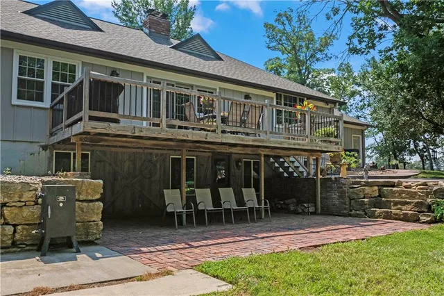 $950,000 | 39410 West 151st Street, Eudora, KS 66025