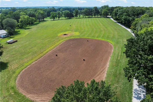 $950,000 | 39410 West 151st Street, Eudora, KS 66025