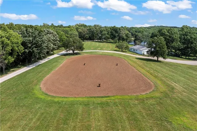 $950,000 | 39410 West 151st Street, Eudora, KS 66025