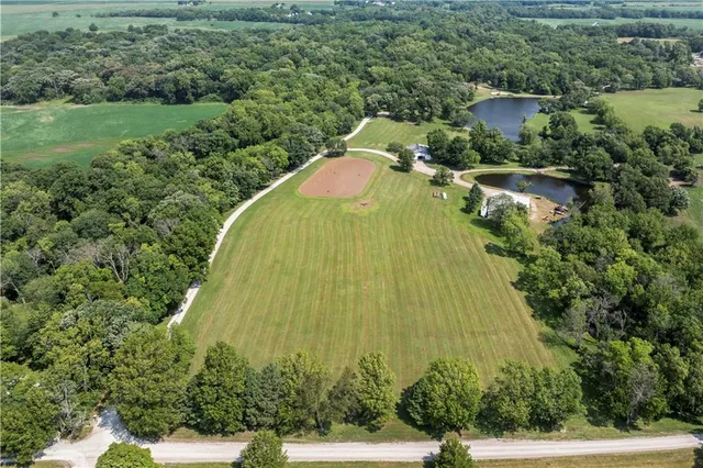 $950,000 | 39410 West 151st Street, Eudora, KS 66025