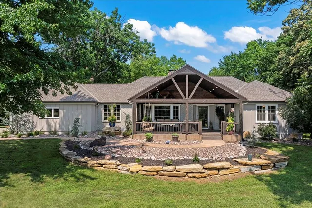 $950,000 | 39410 West 151st Street, Eudora, KS 66025