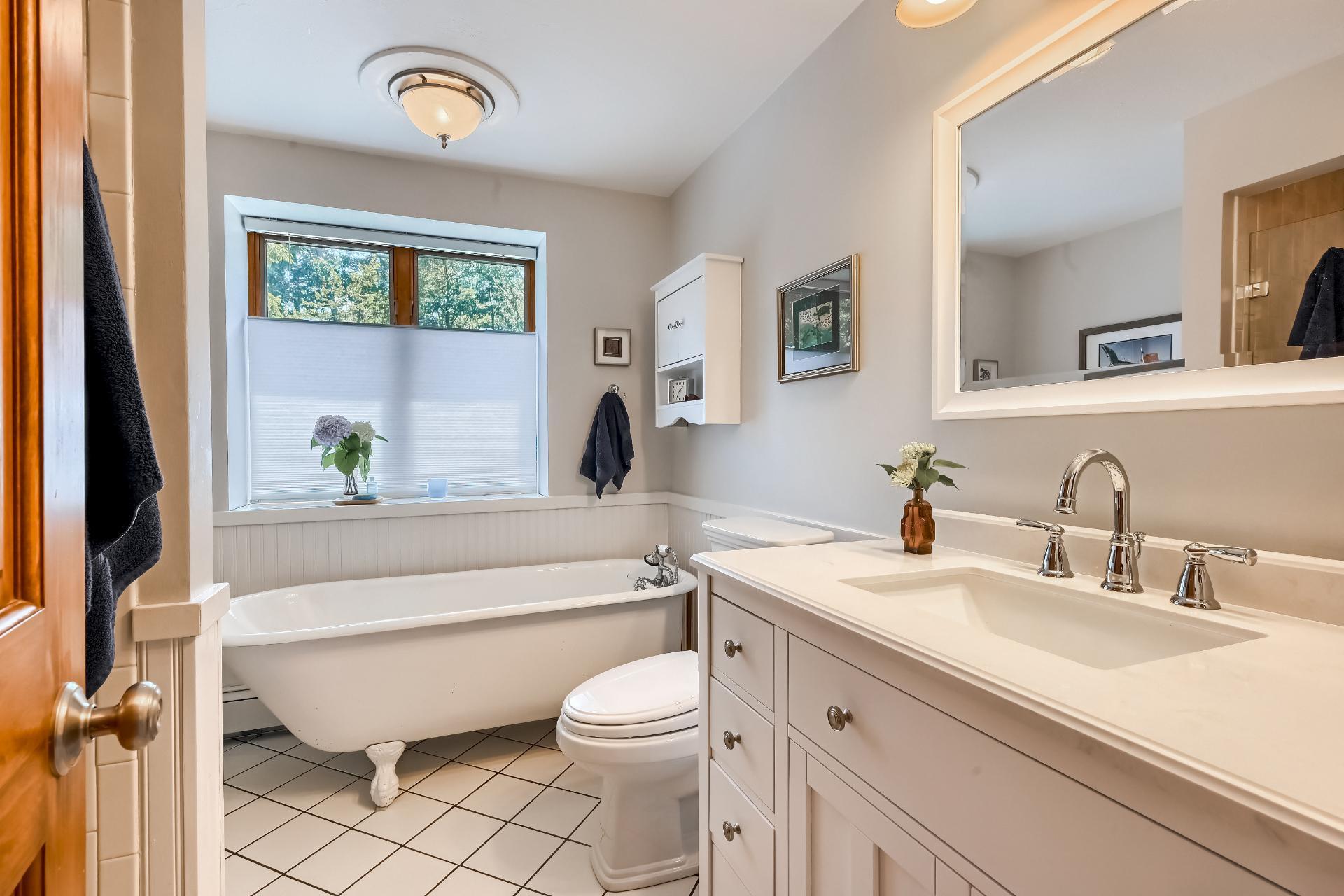 41 Obed Brooks Road Harwich, MA 02645 - Photo 49 of 66 05_Main_Bathroom_IMG_8513