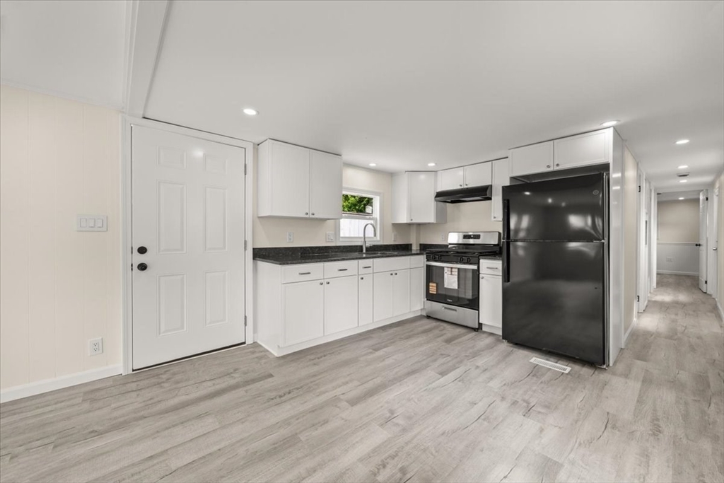 12 Chesapeake Road Holbrook, MA 02343 - Photo 7 of 23