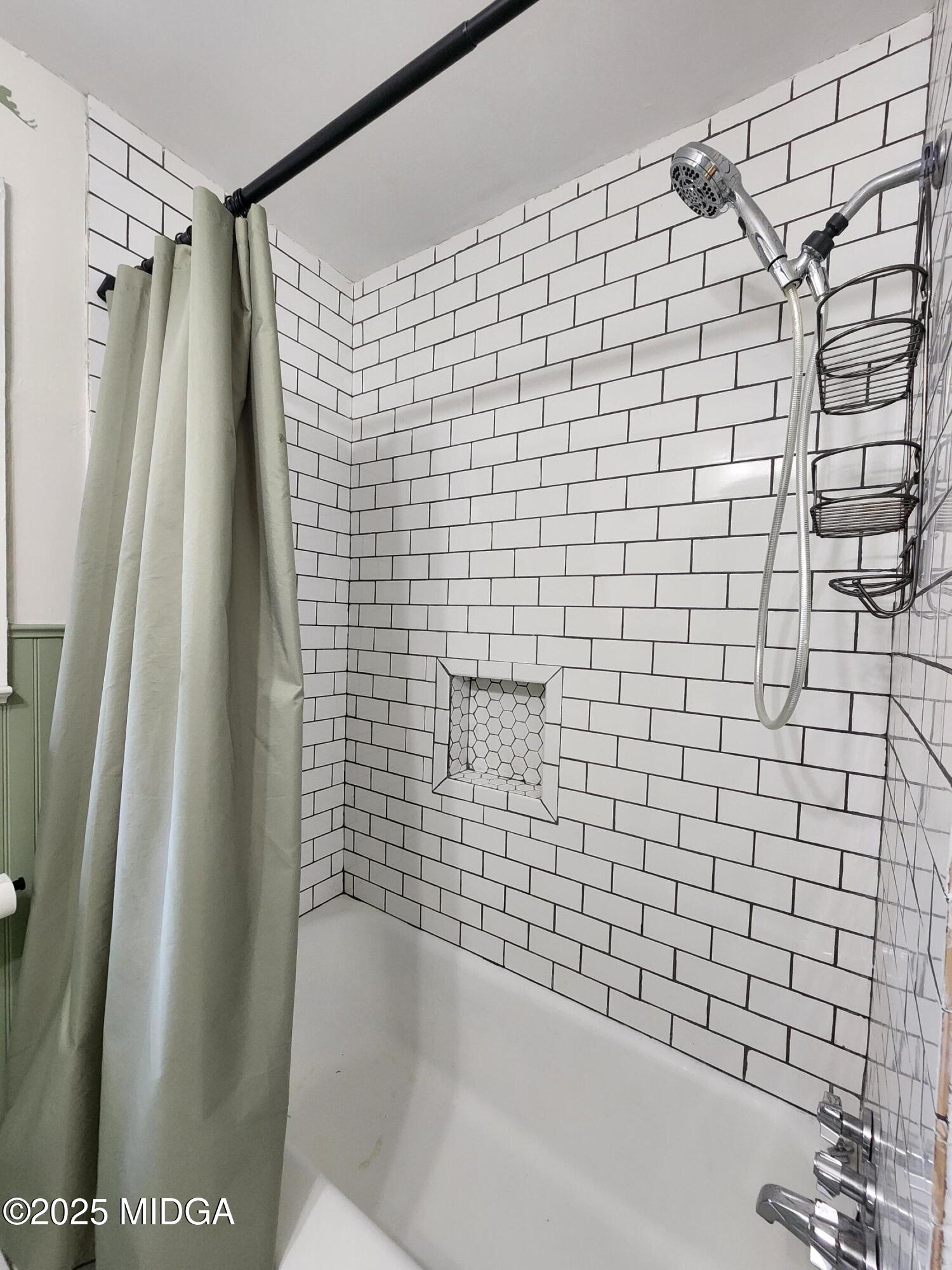 807 Wera Place Macon, GA 31210 - Photo 16 of 42 a bathroom with a shower