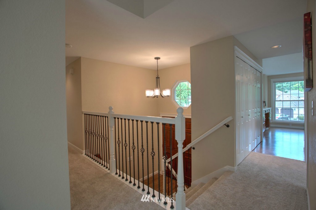 18433 135th Place Southeast Renton, WA 98058 - Photo 7 of 24 Gallery Image 7