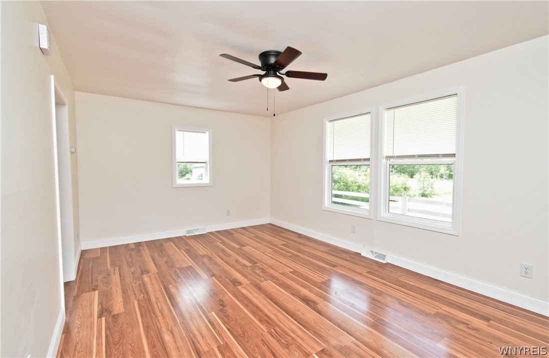 10843 Erie Road Brant, NY 14081 - Photo 4 of 39