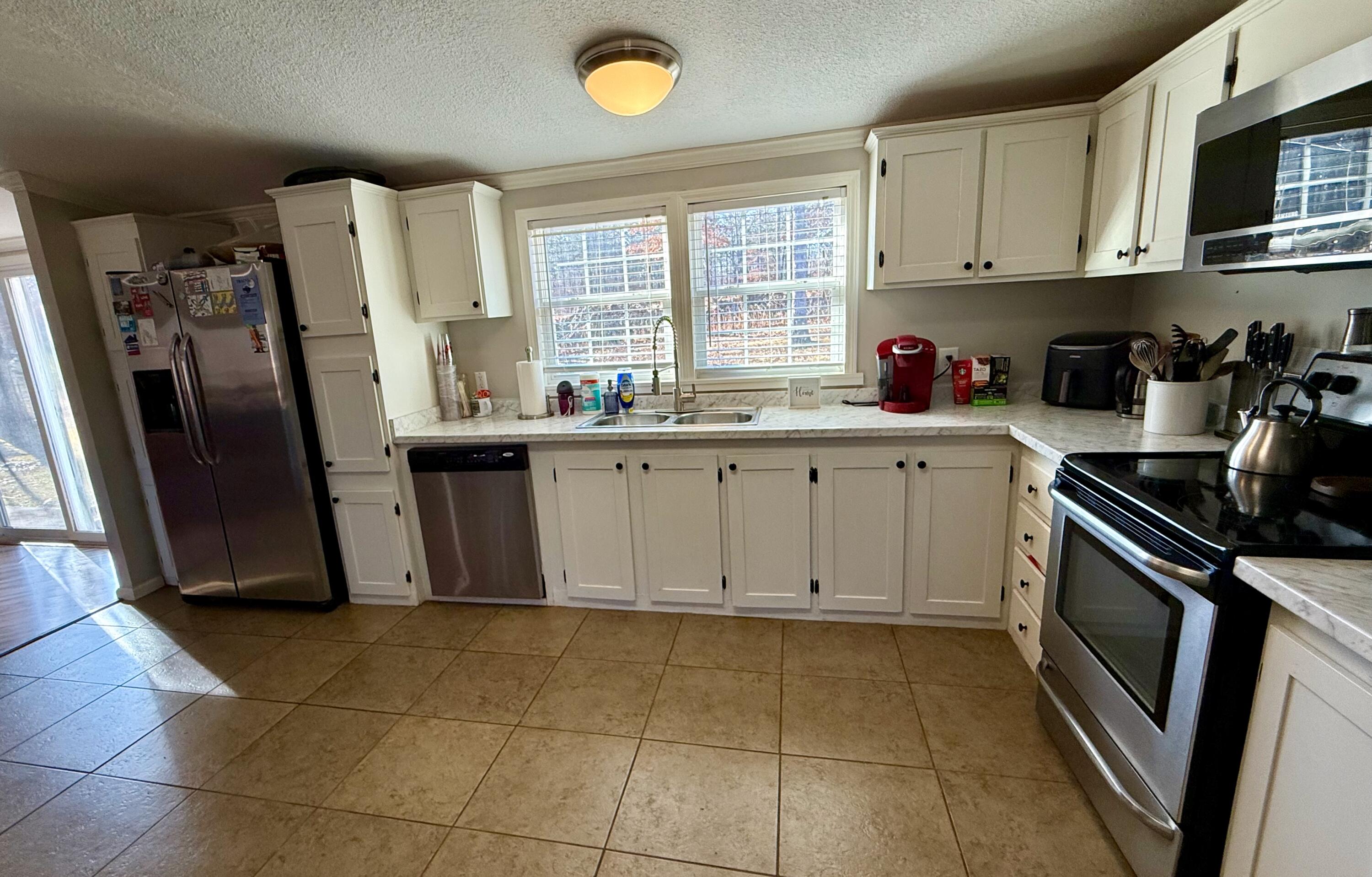 2252 Gizzard Creek Road Sequatchie, TN 37374 - Photo 16 of 31 Kitchen