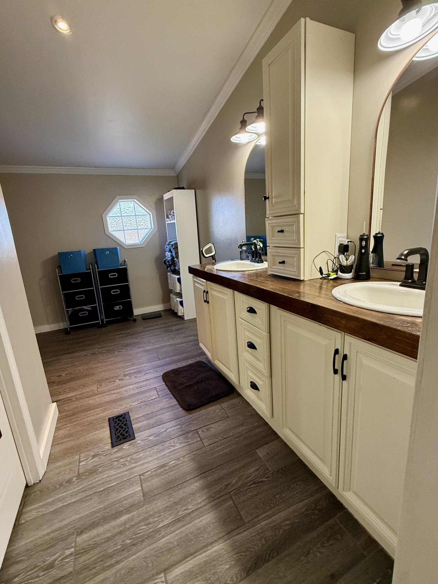 2252 Gizzard Creek Road Sequatchie, TN 37374 - Photo 19 of 31 Master Bathroom