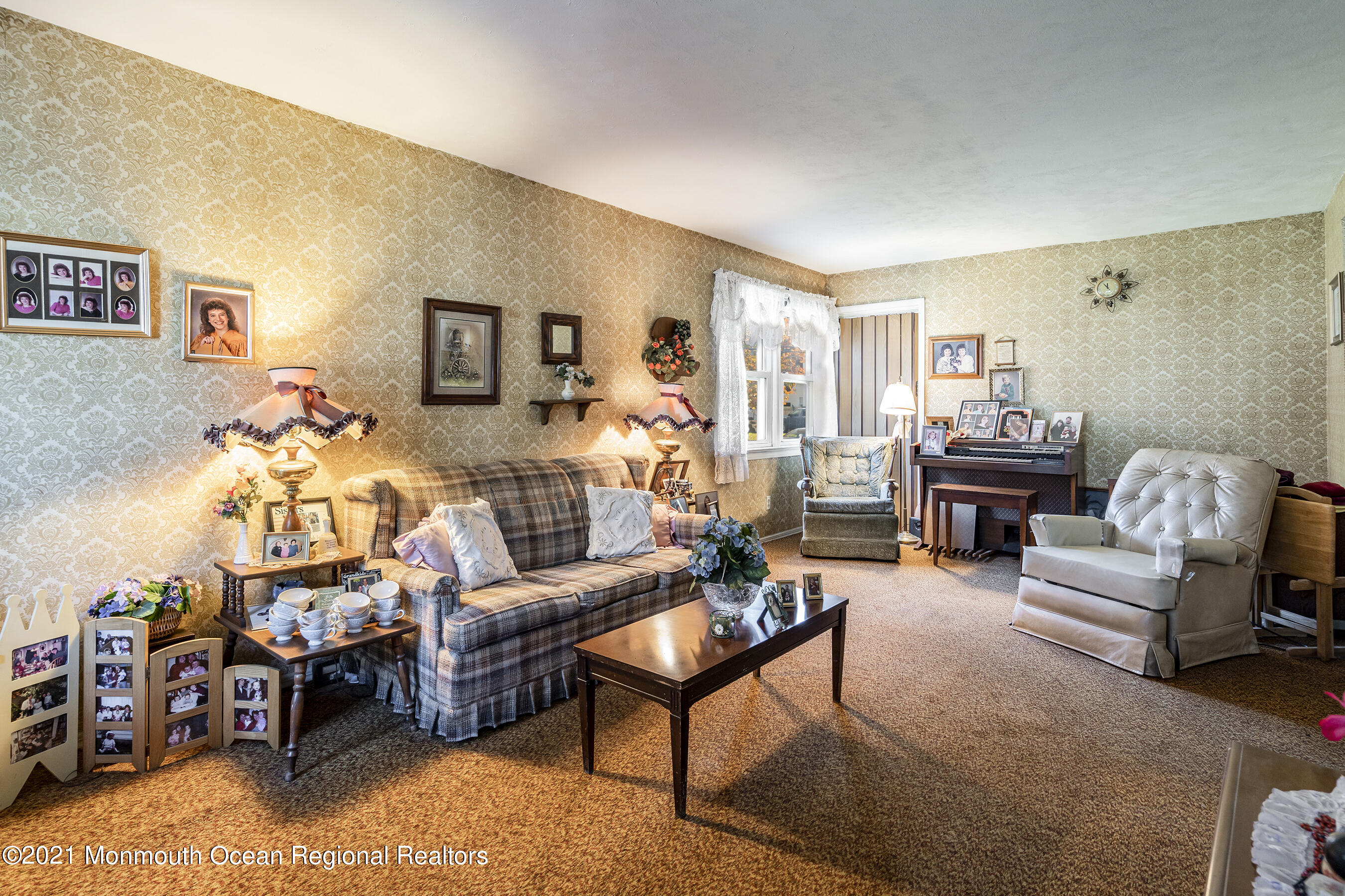 61 Brockton Road Hamilton, NJ 08619 - Photo 16 of 25 Living