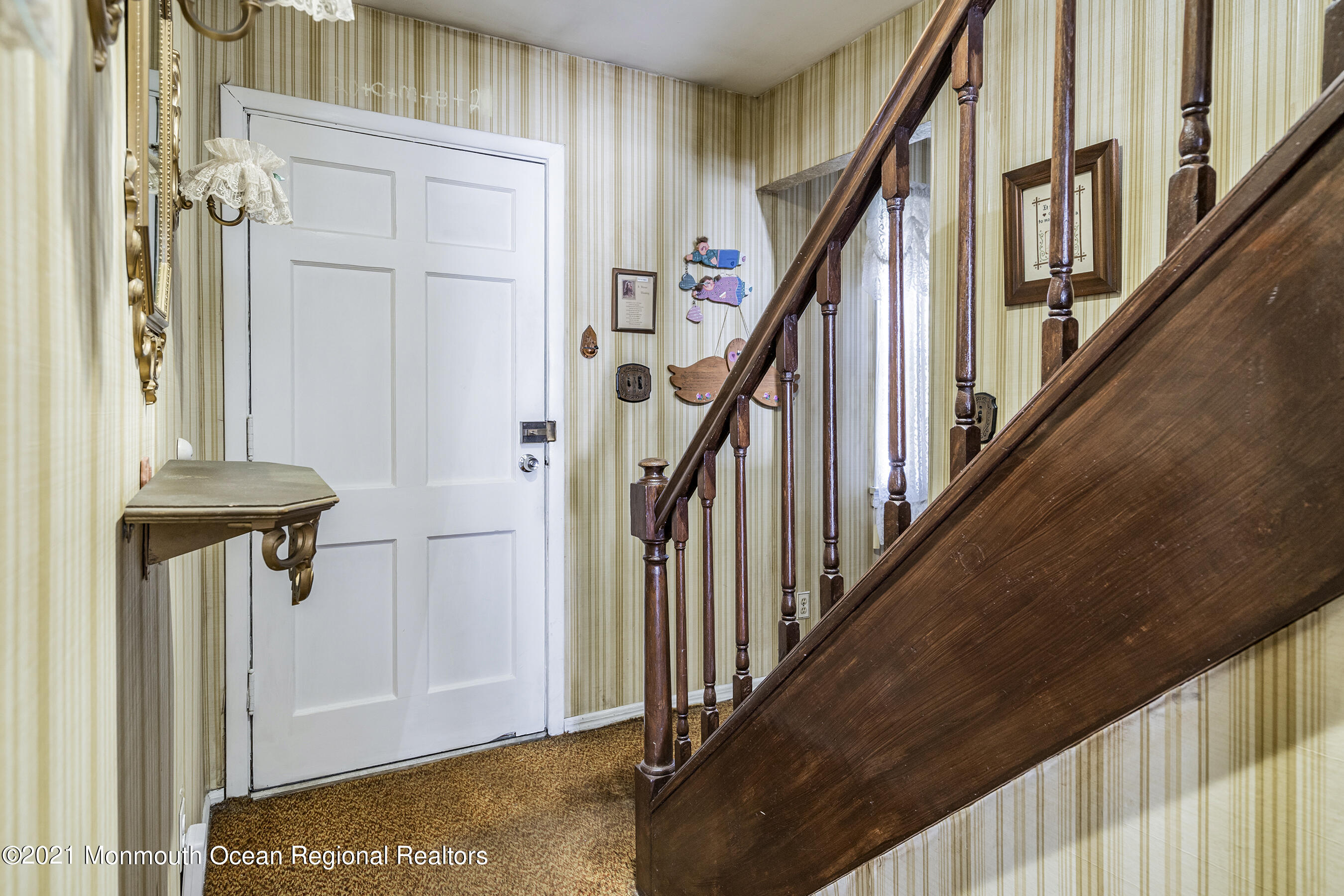 61 Brockton Road Hamilton, NJ 08619 - Photo 18 of 25 Stairs