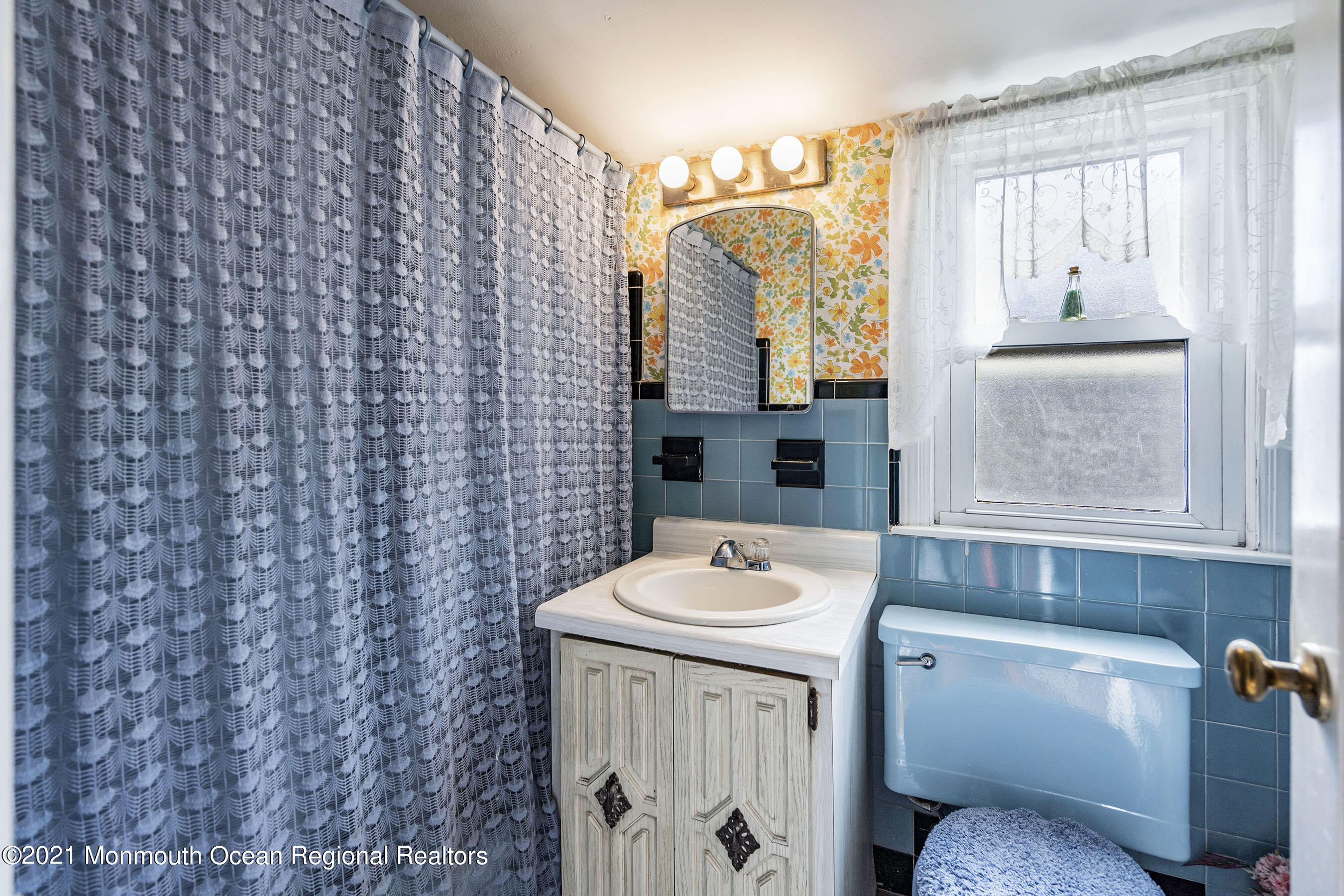 61 Brockton Road Hamilton, NJ 08619 - Photo 21 of 25 Lavatory1