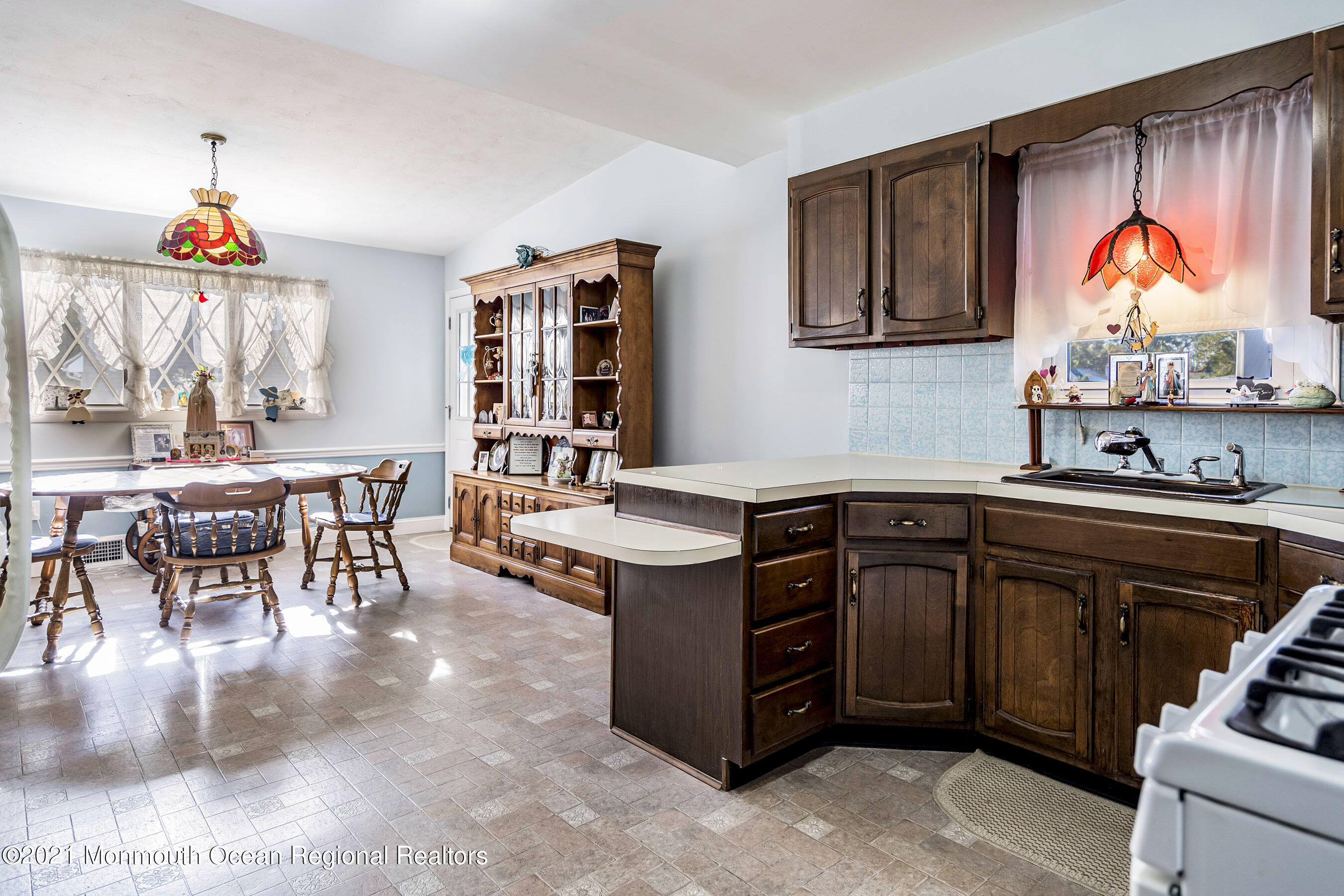 61 Brockton Road Hamilton, NJ 08619 - Photo 4 of 25 Kitchen1a