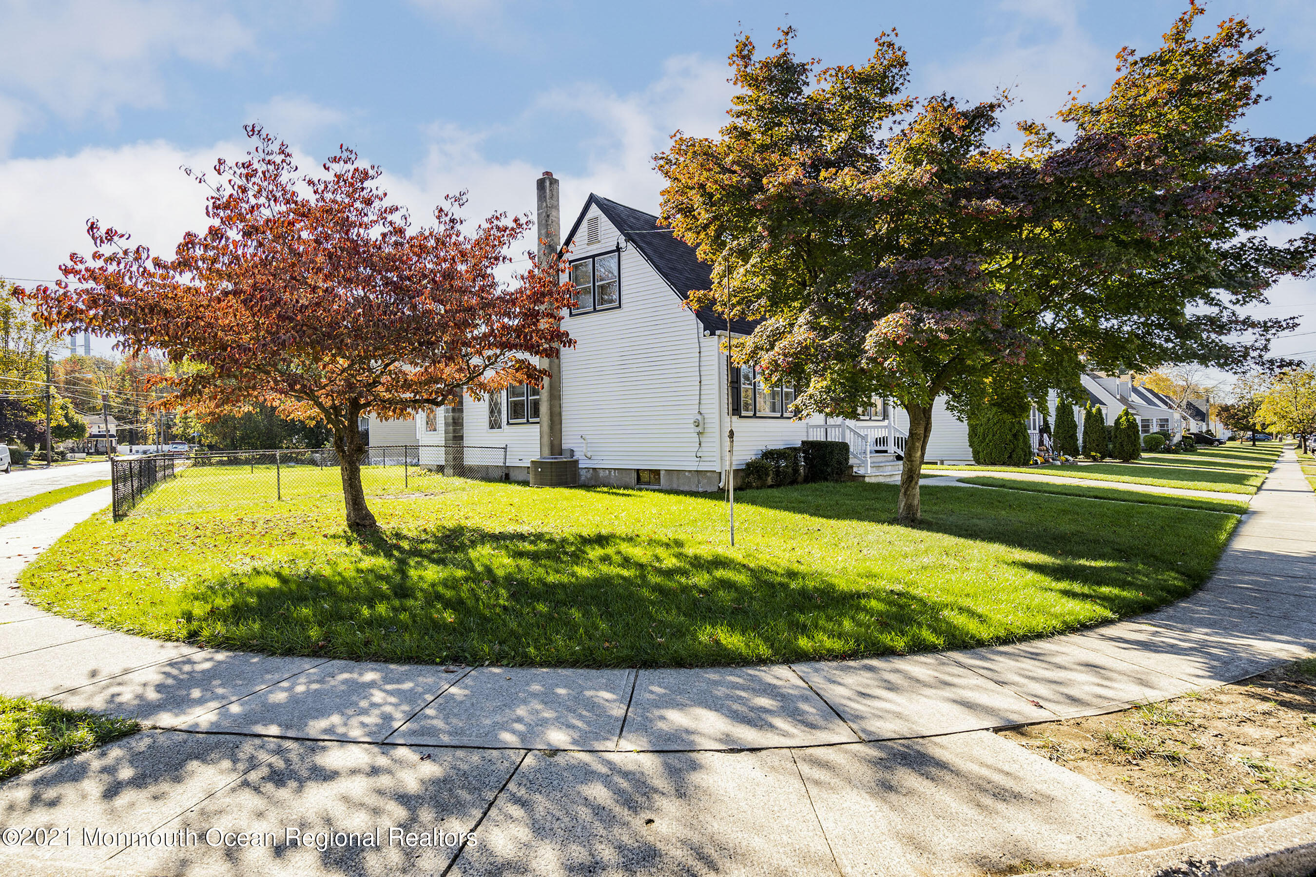 61 Brockton Road Hamilton, NJ 08619 - Photo 8 of 25 FrontLeft