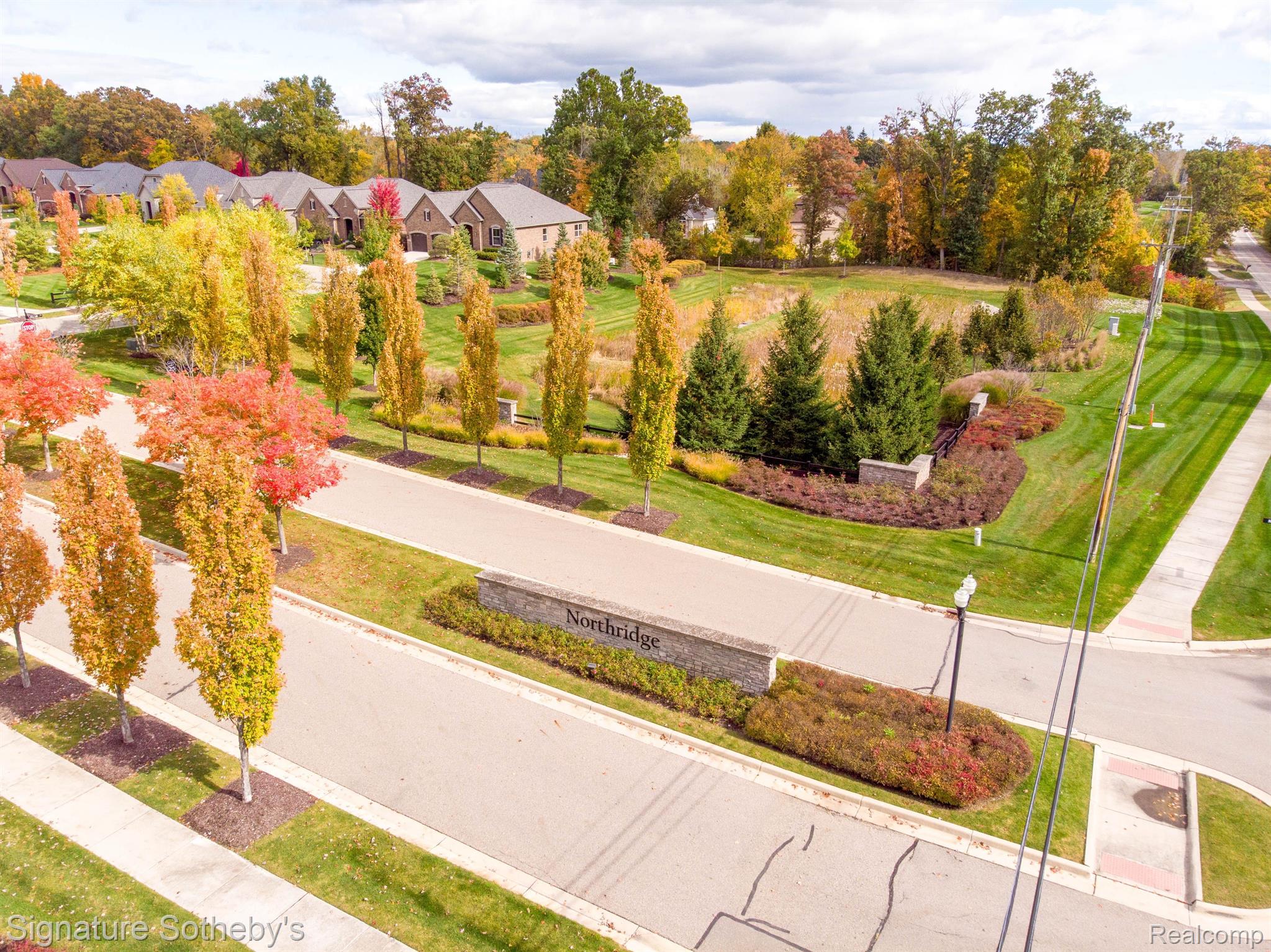5470 Woodfall Road, Unit 1 Clarkston, MI 48348 - Photo 58 of 60 Waldon Rd View