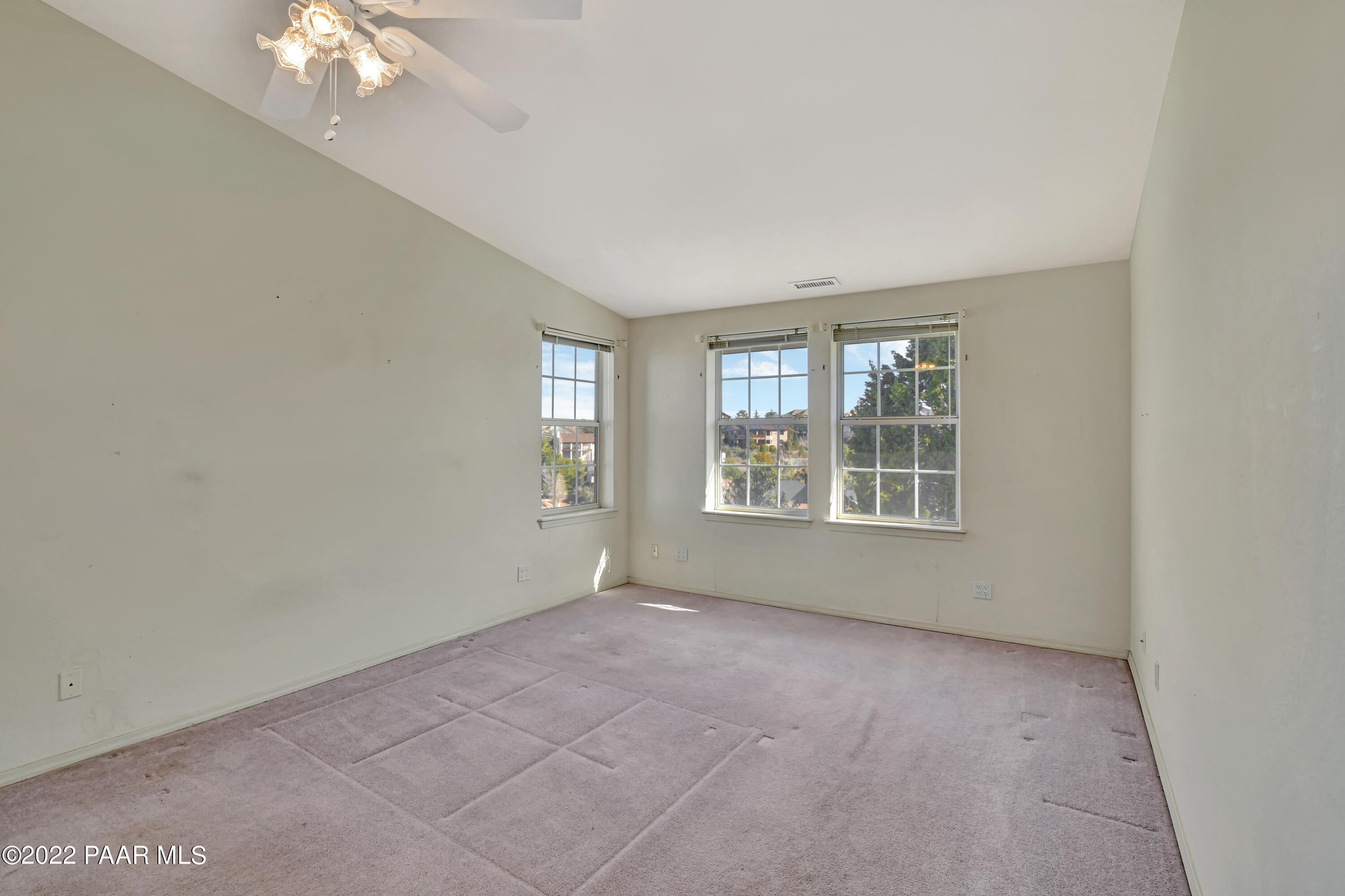 1582 Eagle Ridge Road Prescott, AZ 86301 - Photo 15 of 43 Master bedroom