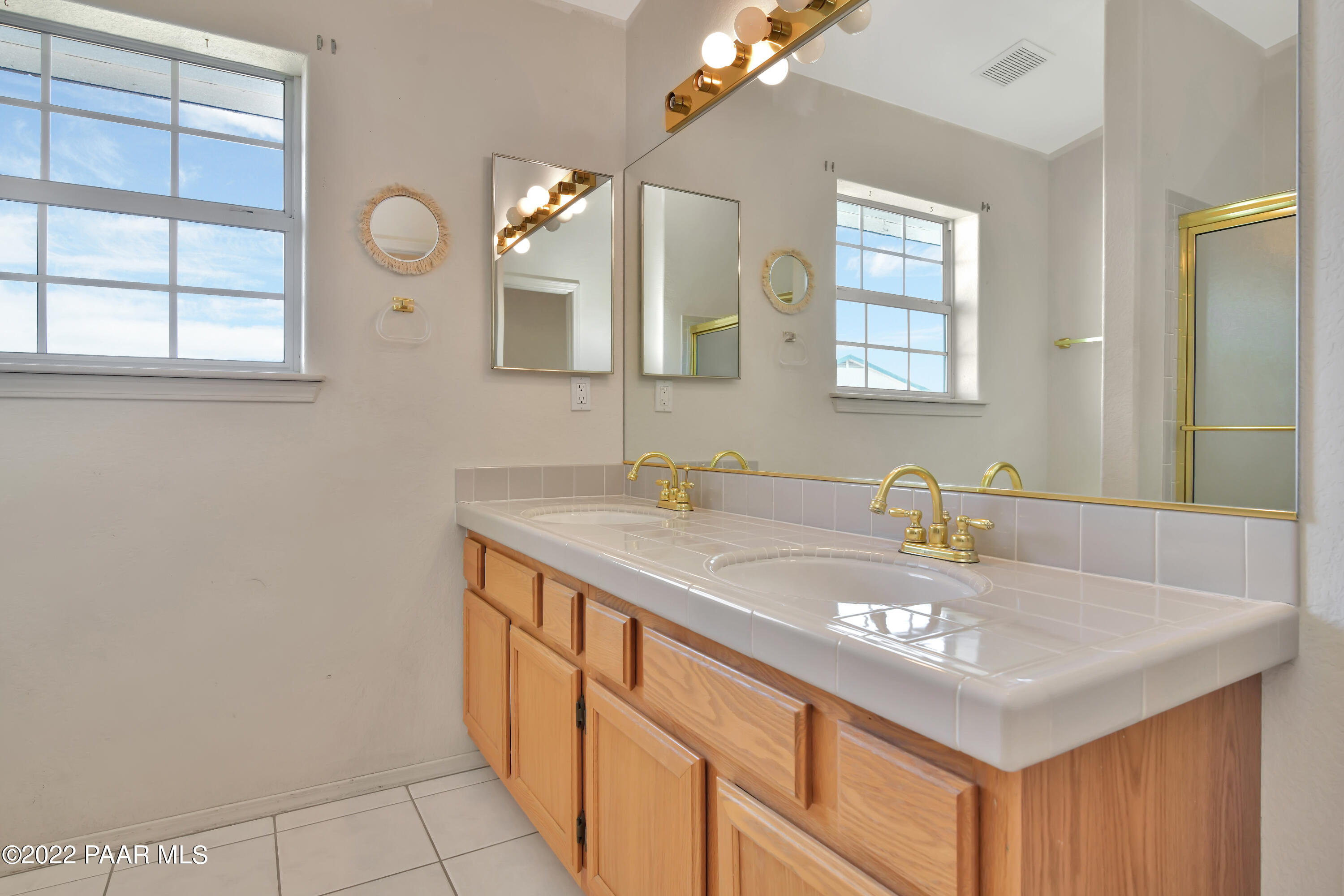 1582 Eagle Ridge Road Prescott, AZ 86301 - Photo 23 of 43 Guest Bath
