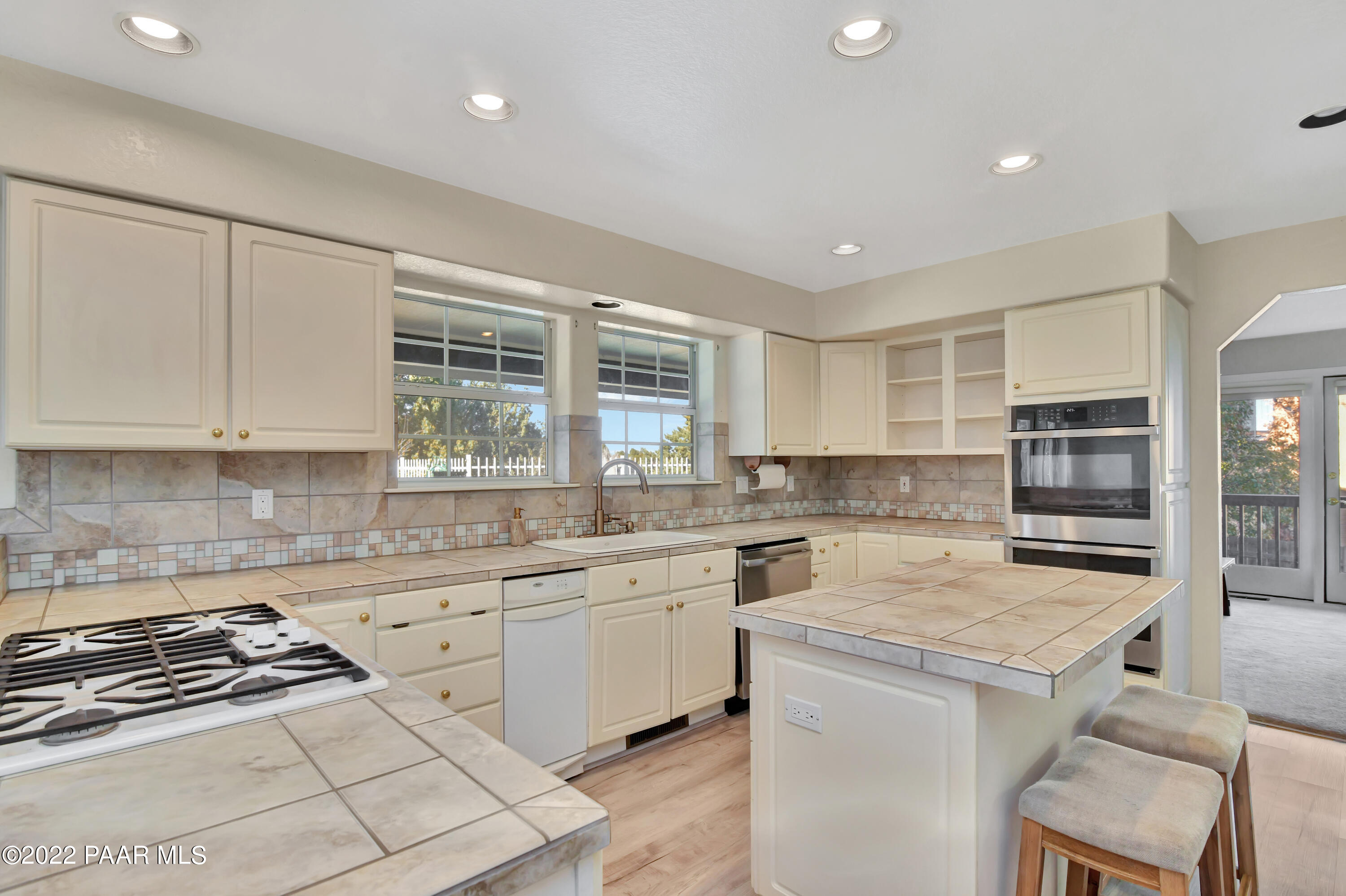 1582 Eagle Ridge Road Prescott, AZ 86301 - Photo 8 of 43 Kitchen