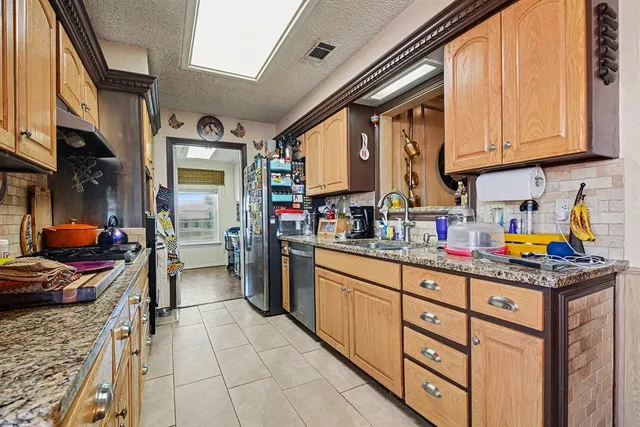 $335,000 | 1319 Meadowcrest Drive, Mesquite, TX 75149