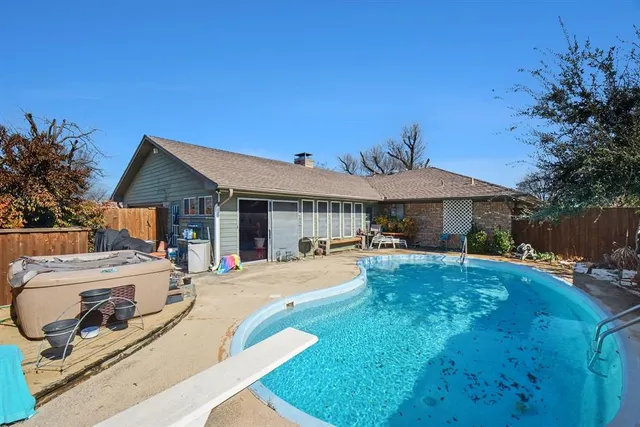 $335,000 | 1319 Meadowcrest Drive, Mesquite, TX 75149