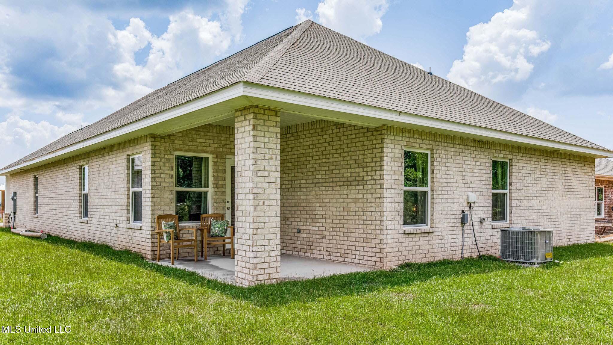 708 Honeysuckle Loop Canton, MS 39046 - Photo 22 of 36 4