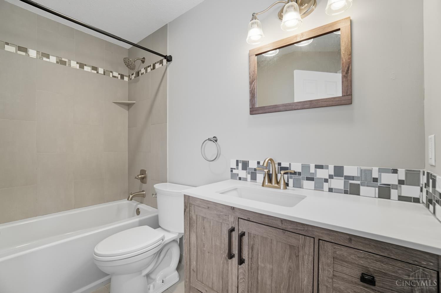 11565 Regency Square Court, Unit 9 Cincinnati, OH 45231 - Photo 11 of 20
