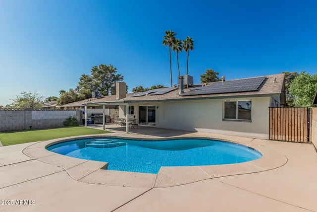 $395,000 | 3741 West Poinsettia Drive, Phoenix, AZ 85029