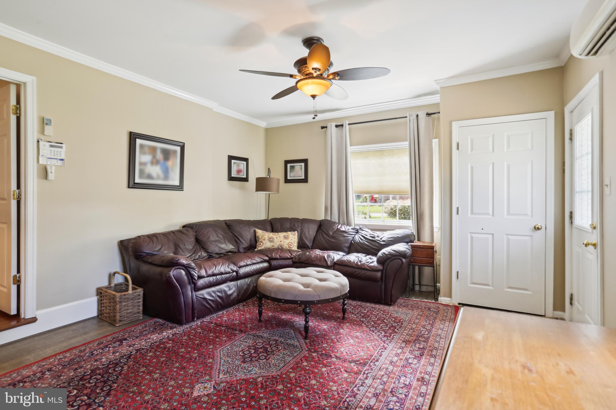 522 Dranesville Road Herndon, VA 20170 - Photo 18 of 47 family room