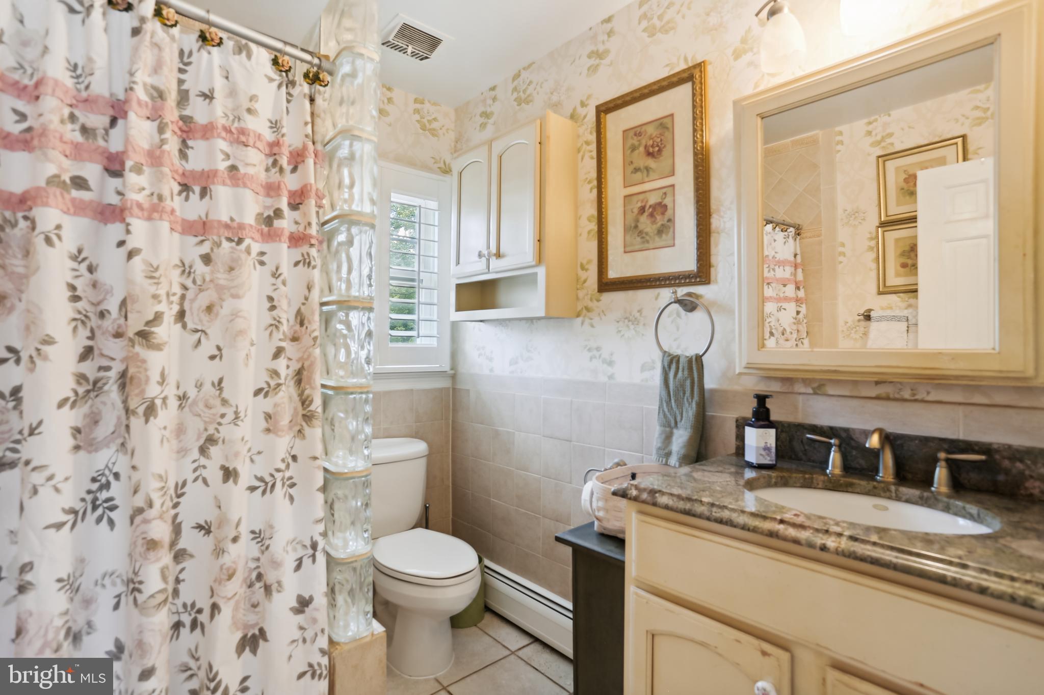 522 Dranesville Road Herndon, VA 20170 - Photo 24 of 47 master bath