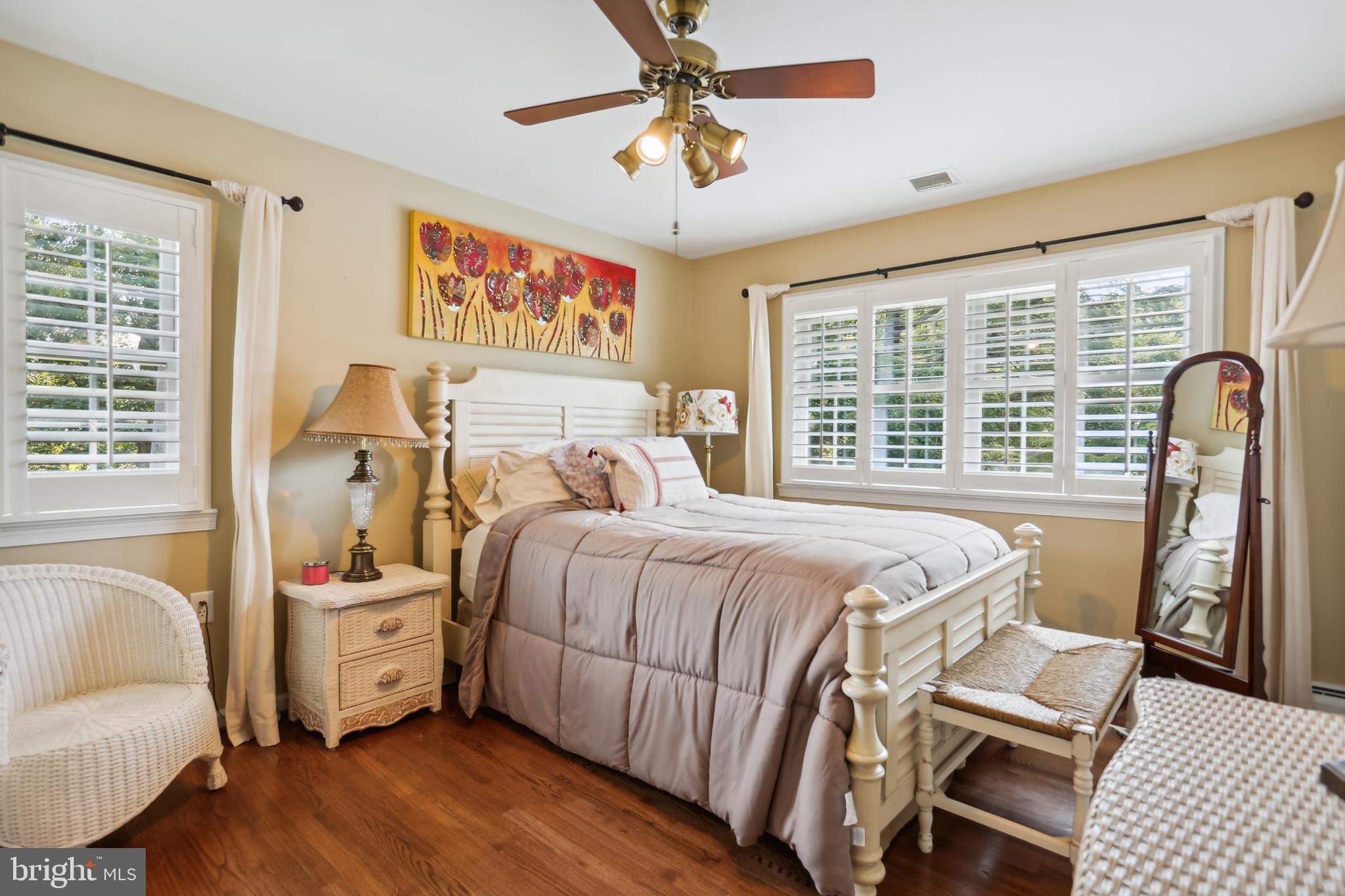 522 Dranesville Road Herndon, VA 20170 - Photo 25 of 47 upper level second bedroom