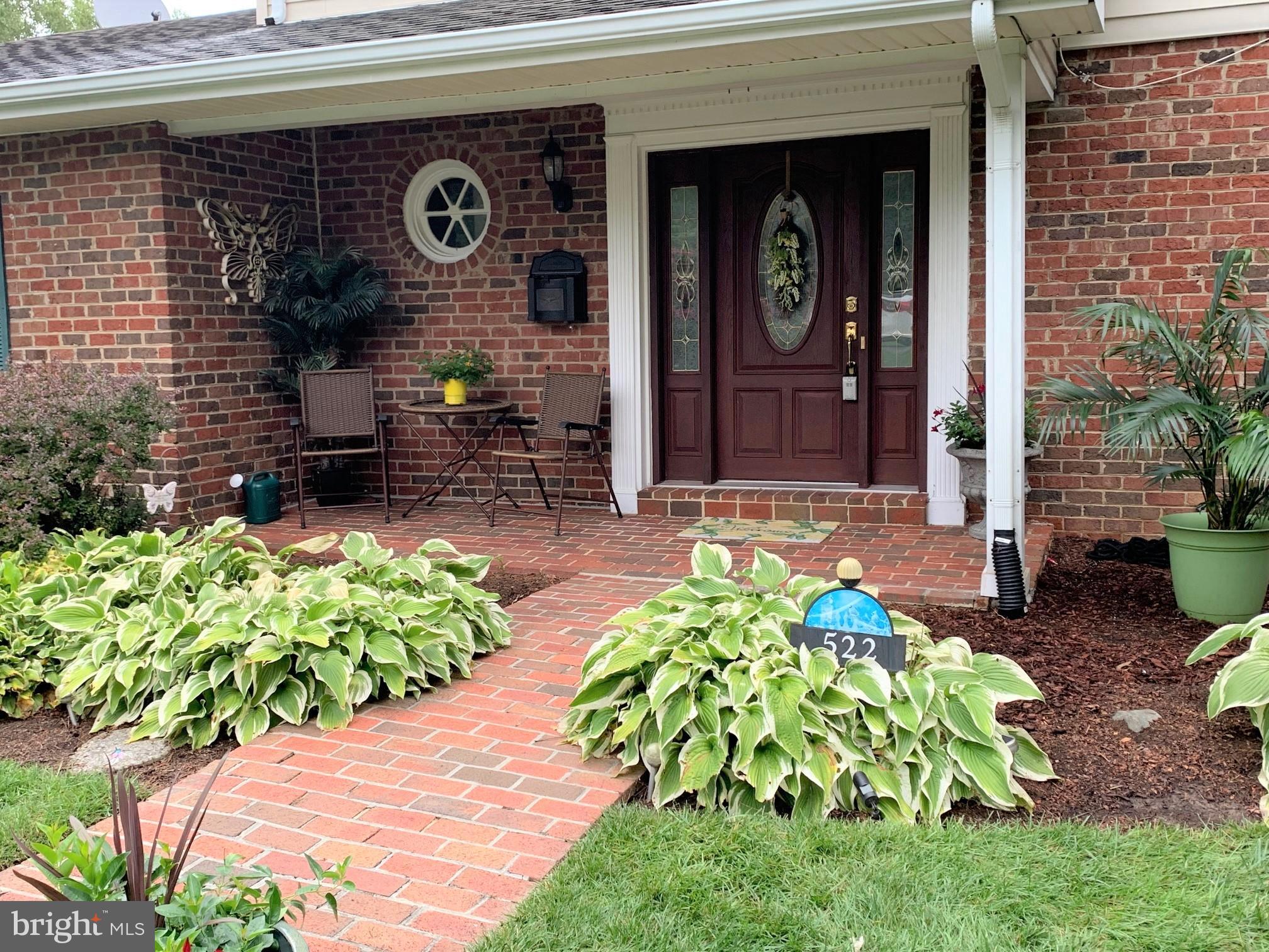 522 Dranesville Road Herndon, VA 20170 - Photo 5 of 47 view front porch