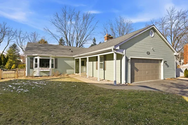 $589,900 | 1607 Albermarle Court, Naperville, IL 60563