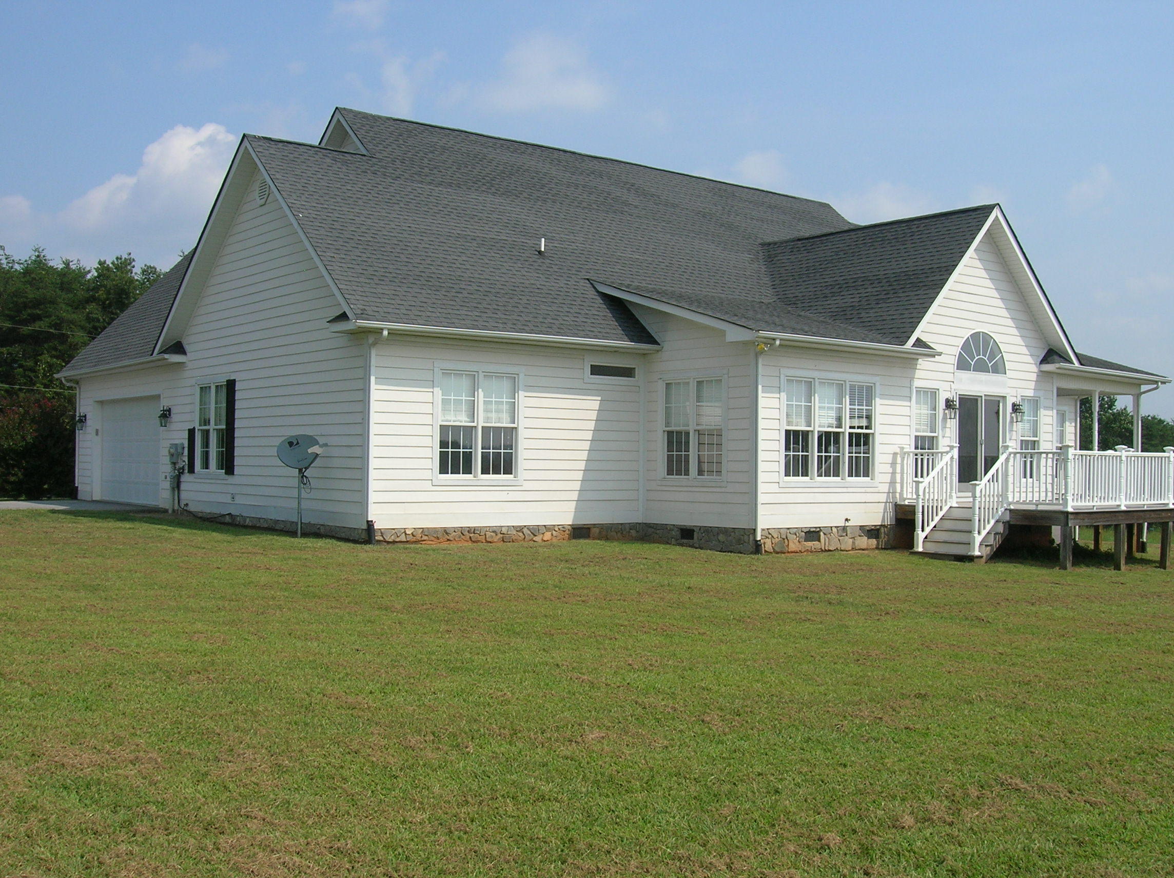 1710 Merriman Way Road Moneta, VA 24121 - Photo 2 of 15 98