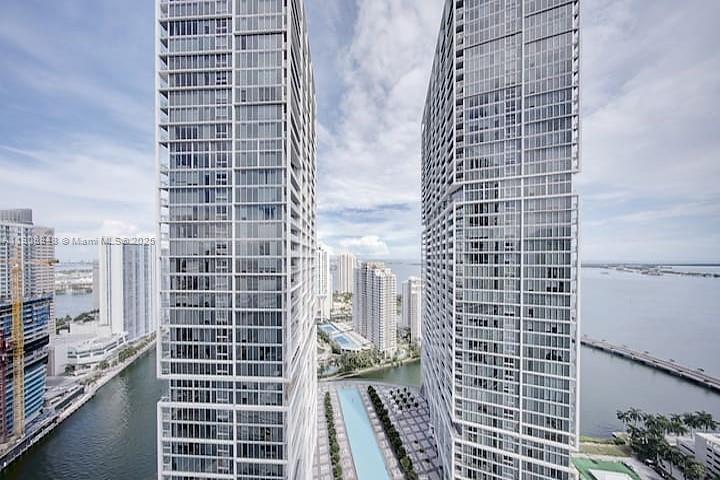 485 Brickell Avenue, Unit 2302 Miami, FL 33131 - Photo 15 of 20 a view of a building with a street