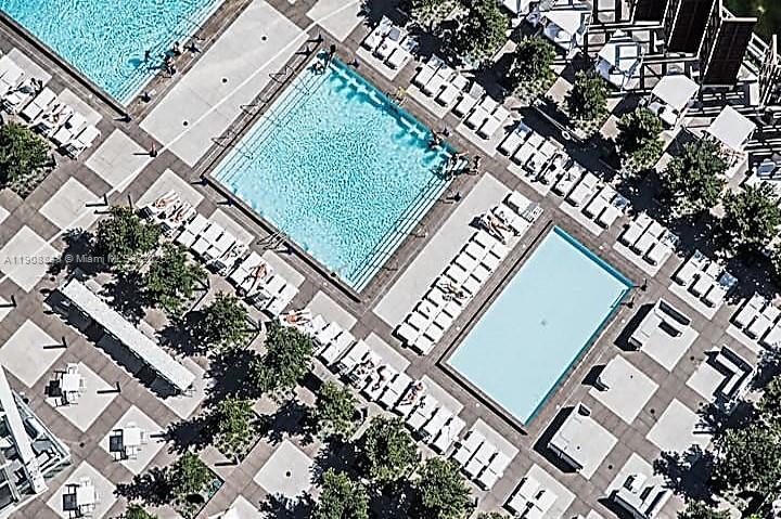 485 Brickell Avenue, Unit 2302 Miami, FL 33131 - Photo 18 of 20 an aerial view of a yard