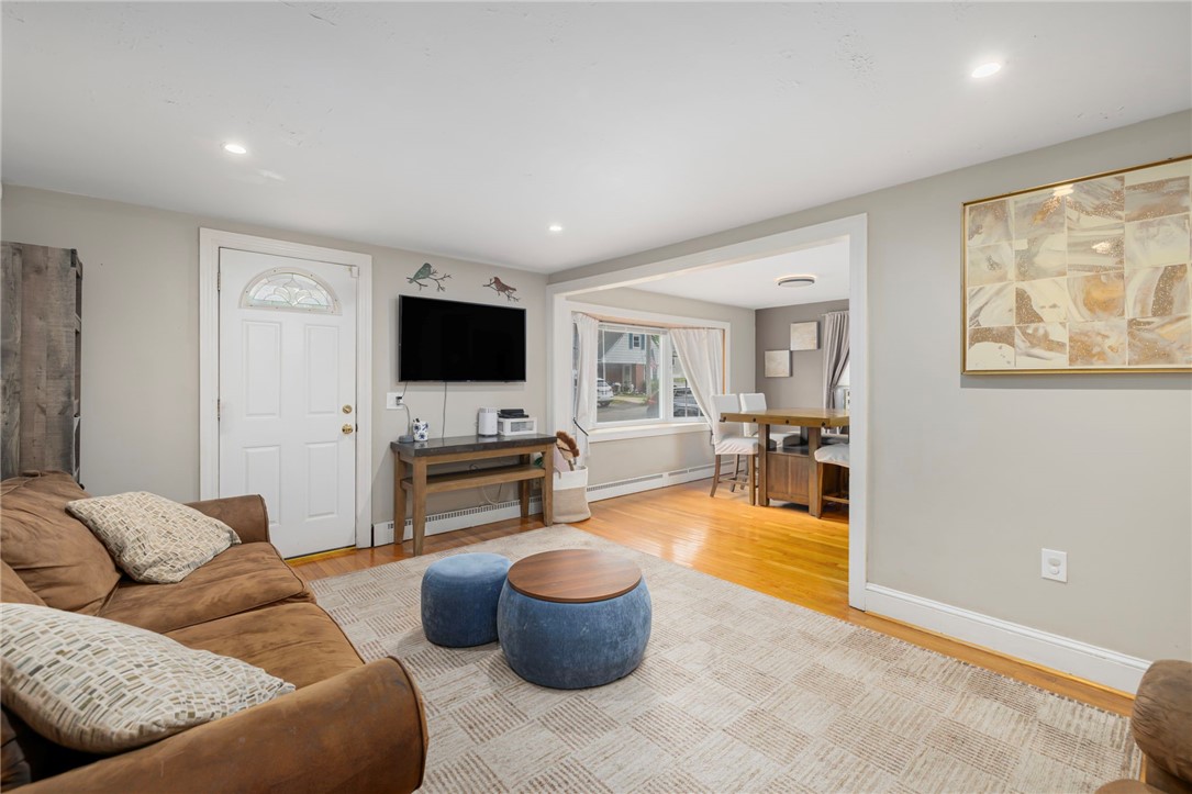11 Doane Street Cranston, RI 02910 - Photo 6 of 38