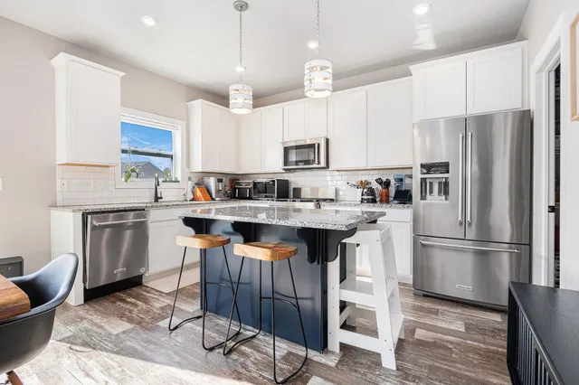 $539,900 | 1990 Halsted Drive, Stevensville, MI 49127