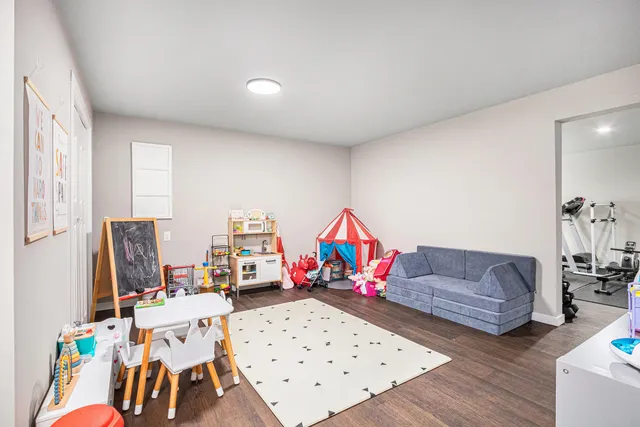 $539,900 | 1990 Halsted Drive, Stevensville, MI 49127