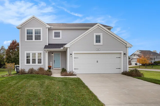 $539,900 | 1990 Halsted Drive, Stevensville, MI 49127