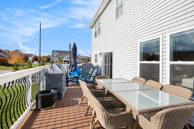 $539,900 | 1990 Halsted Drive, Stevensville, MI 49127