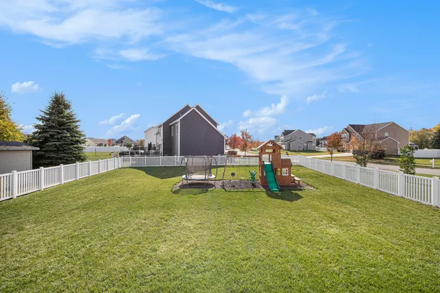 $539,900 | 1990 Halsted Drive, Stevensville, MI 49127