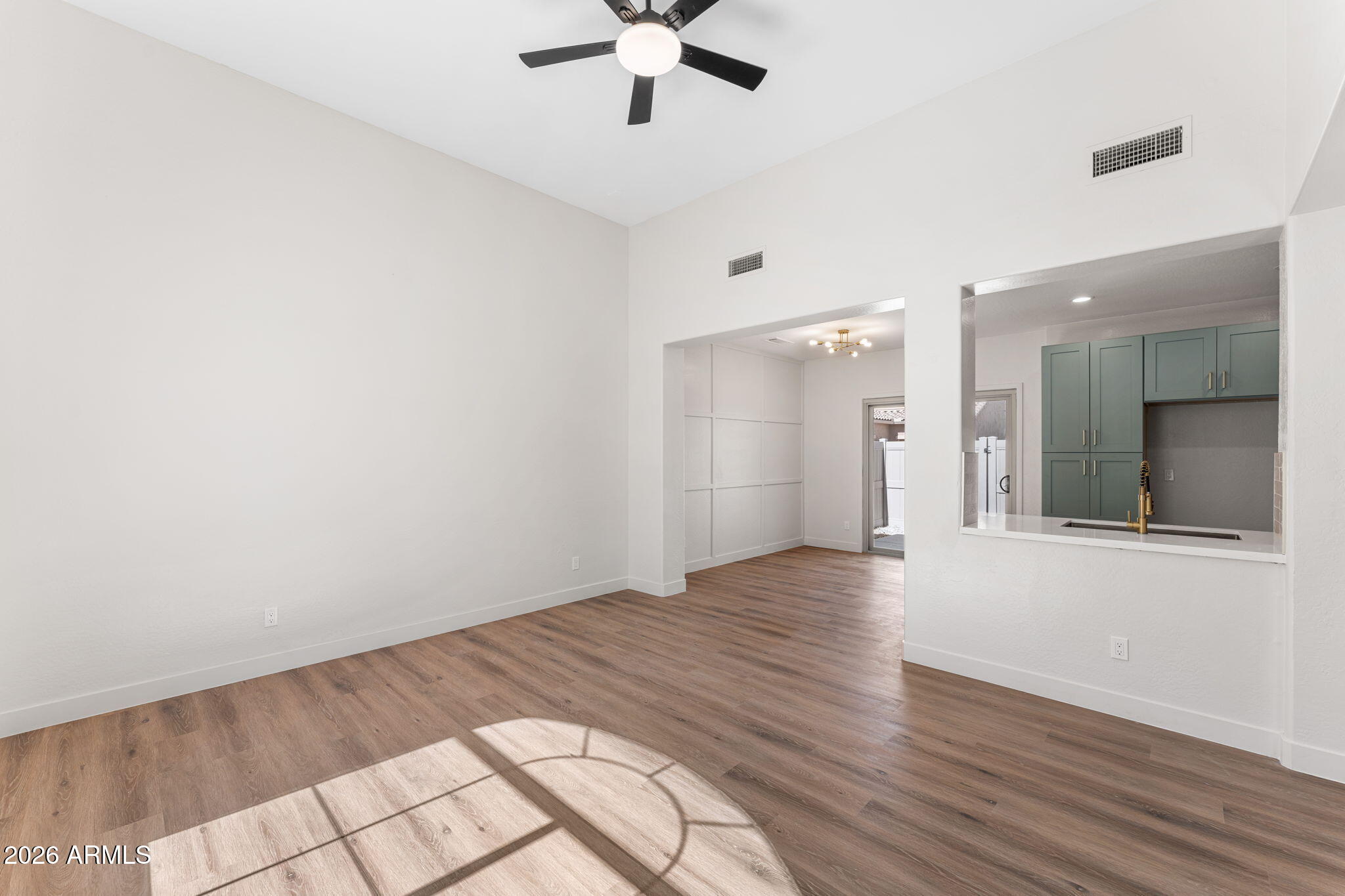 1943 West Davis Road Phoenix, AZ 85023 - Photo 11 of 41 31-web-or-mls-DSC00302