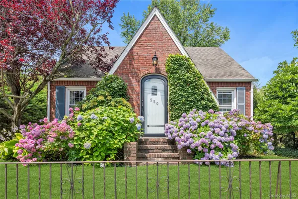 $829,000 | 550 Nassau Boulevard, West Hempstead, NY 11552