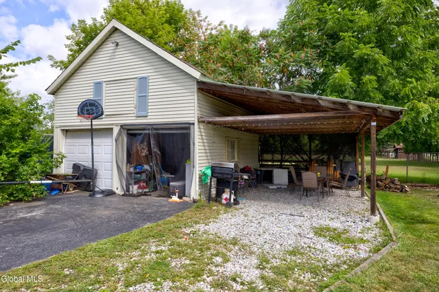 $170,000 | 89 East Potter Avenue, Granville, NY 12832