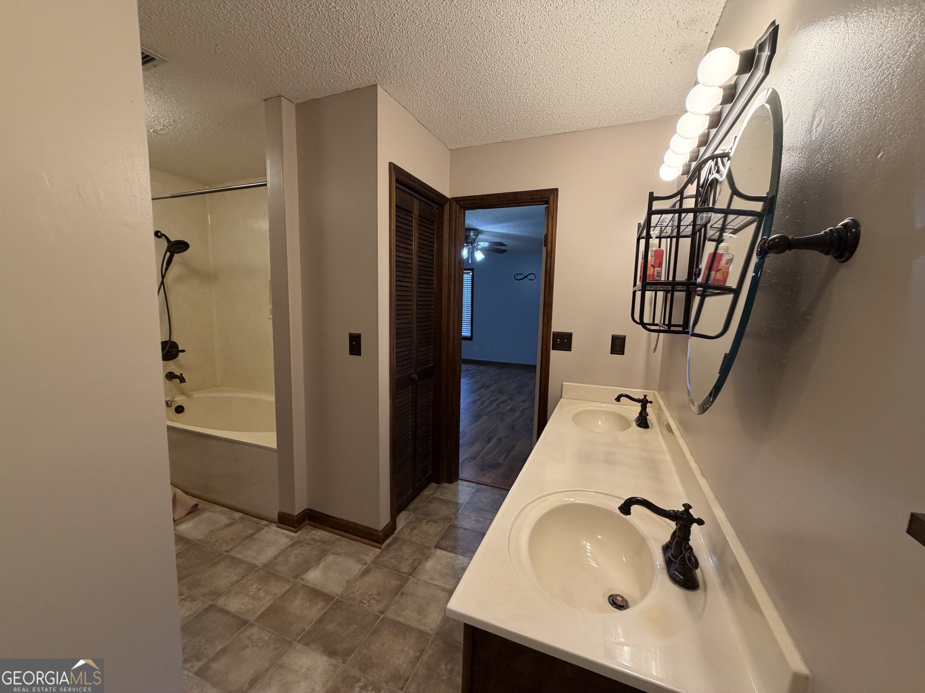 1601 Rutland Road Tifton, GA 31793 - Photo 14 of 33 Dual sinks