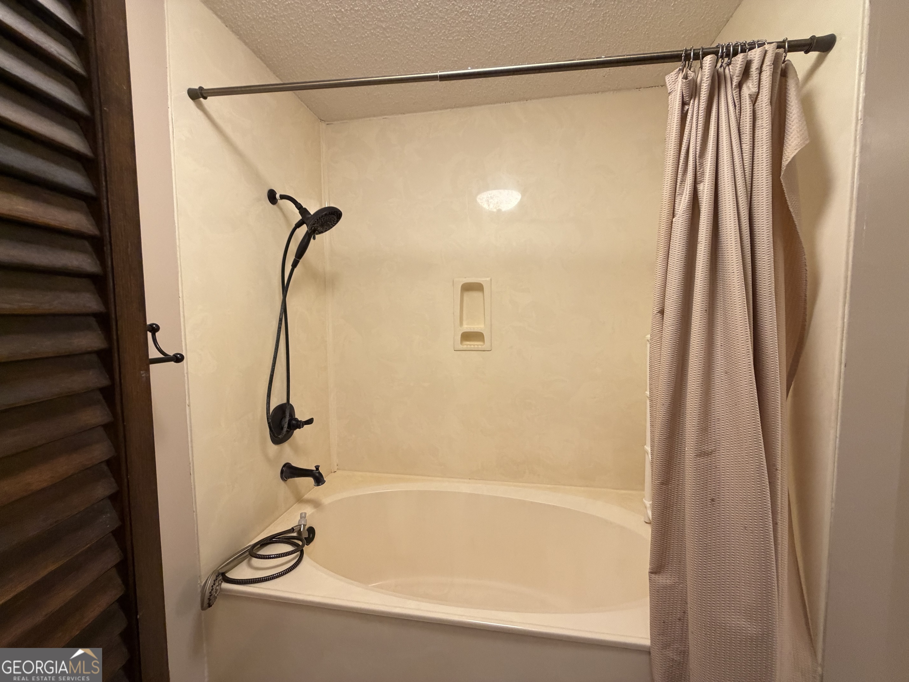 1601 Rutland Road Tifton, GA 31793 - Photo 16 of 33 Soaking Tub
